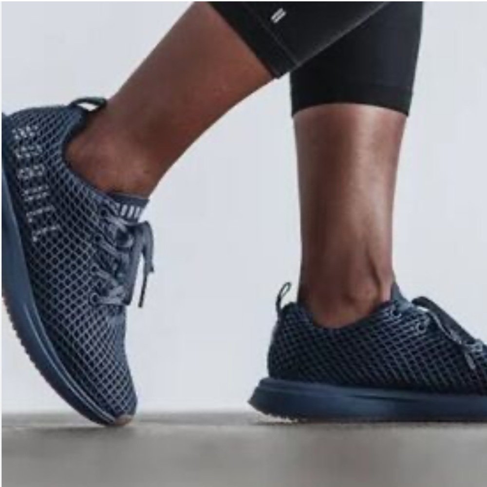 NOBULL Navy Mesh Trainers women’s size 9